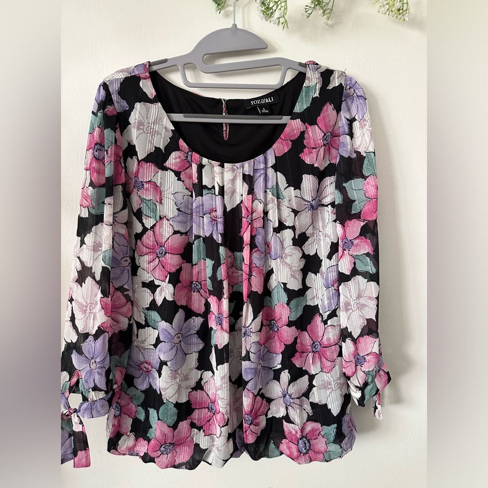 (B26)Roz&Ali | Floral Blouse